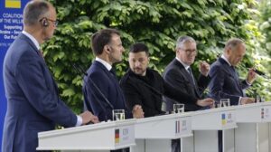 Francia, UK, Alemania y Polonia amenazan a Putin con sanciones si no acepta una tregua a partir del lunes