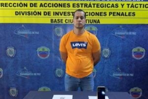 Funcionarios de la PNB detienen a supuesto creador del sitio Monitor Dólar