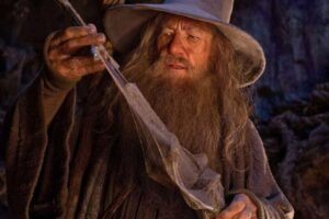 Gandalf es un tanto olvidadizo en El Hobbit, aunque su falta de memoria es porque tenía prohibido recordar