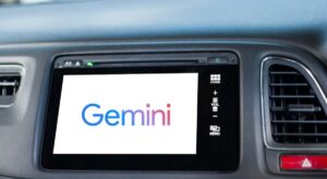Gemini resumirá los mensajes de WhatsApp y las noticias mientras conduces