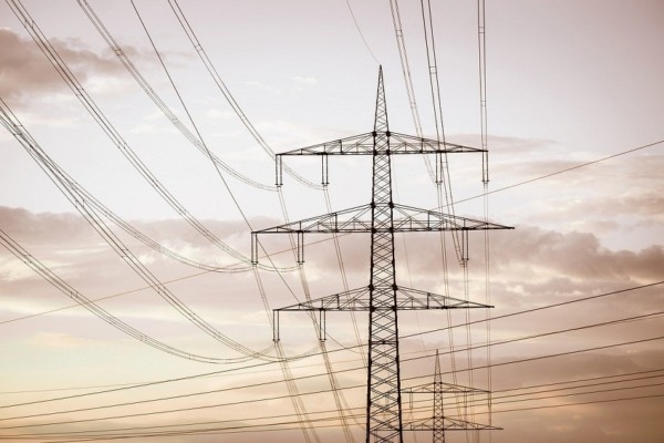 Gobierno de Colombia adeuda US$1.800 millones a empresas de energía eléctrica y gas