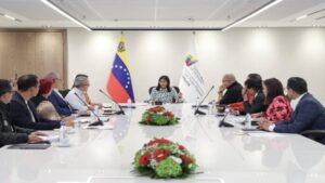 Gobierno evalúa sustitución de importaciones ante «perturbaciones» económicas