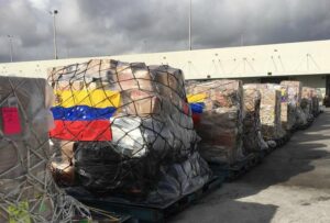 Guaidó anunció que avión salió de Miami a Curazao con 50 toneladas de ayuda humanitaria