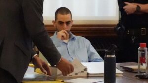 Hadi Matar, atacante de Salman Rushdie, condenado a 25 años de cárcel por intento de asesinato