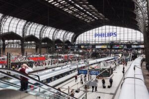Heridas doce personas en un ataque con arma blanca en la estación de tren de Hamburgo (Alemania)
