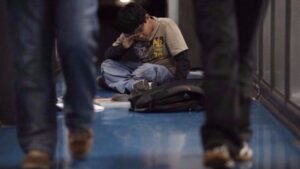 Imputan a más de 300 adolescentes por acoso escolar