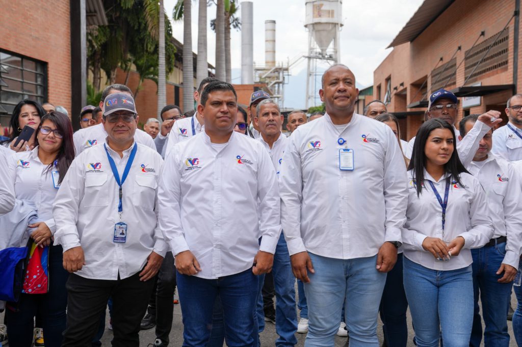 Inauguraron vestuarios y comedor en el Complejo Siderúrgico Nacional | Diario El Luchador