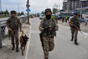 India lanza ataques aéreos contra "infraestructuras terroristas" en Pakistán