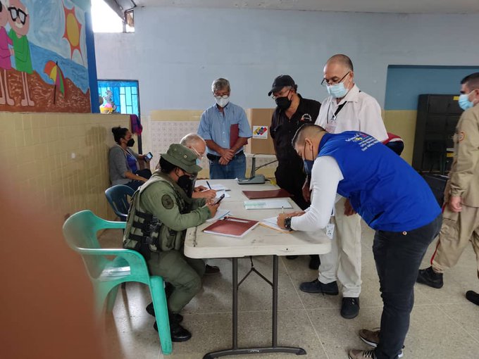 Instaladas al 100 % las mesas electorales para este domingo