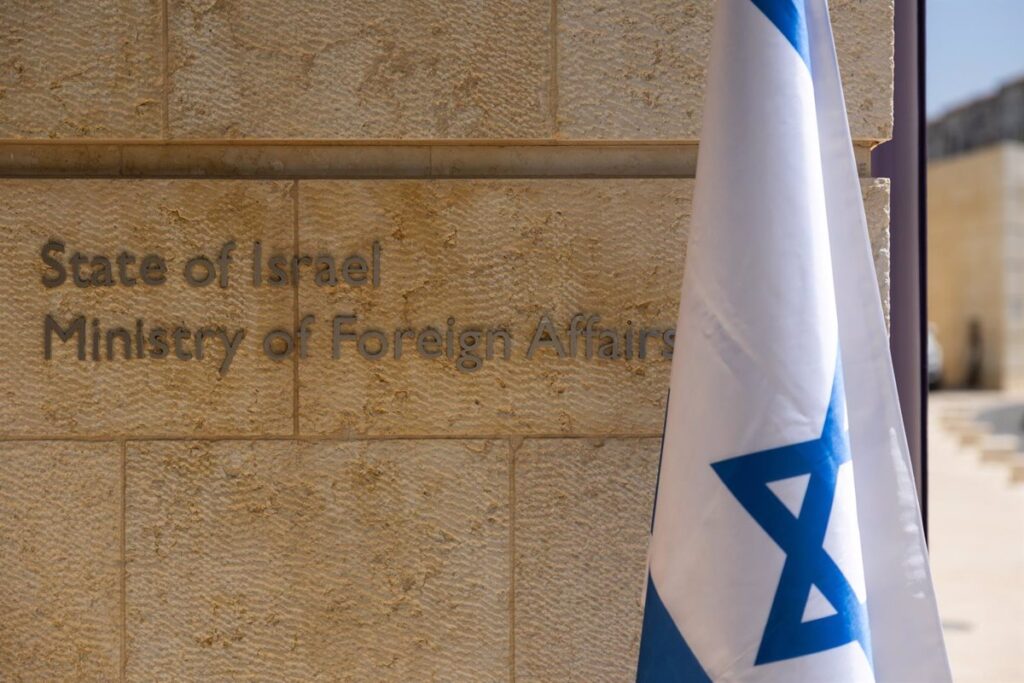 Israel convoca a la embajadora española tras las "duras" palabras de Sánchez