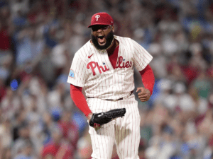 José Alvarado sigue dominando en el bullpen de Filis