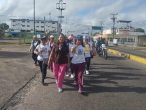 Jubilados del IVSS realizan caminata por el Día del Adulto Mayor