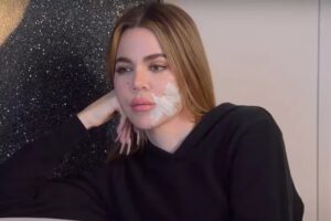 Khloé Kardashian muestra las secuelas en su rostro tras cirugía por cáncer de piel