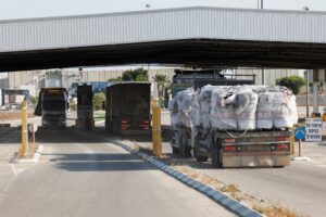 La ONU confirma que unos 90 camiones de ayuda humanitaria han podido entrar en Gaza