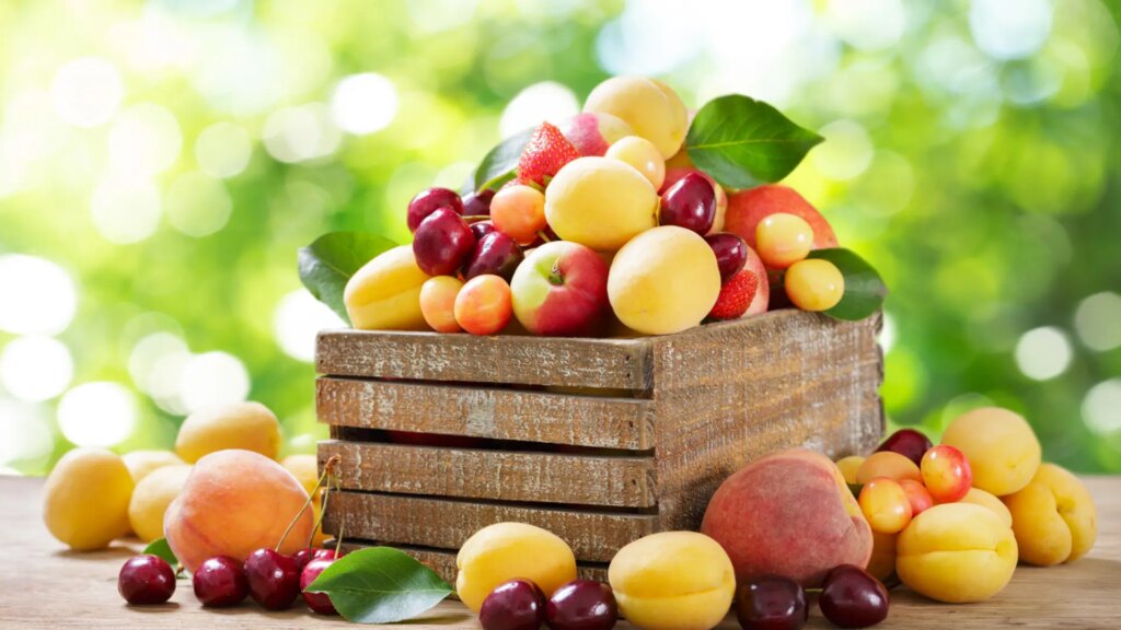 La fruta gigante poco conocida en España que destaca un frutero por sus propiedades "anticancerígenas"