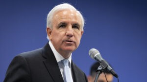 “La imbecilidad de Gustavo Petro no tiene límites”: congresista (R) Carlos Giménez critica firma de tratado Colombia-China y celebra caída de consulta popular - AlbertoNews