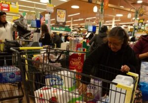 La inflación en Estados Unidos bajó una décima en abril, hasta el 2,3 % interanual