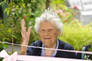 La mujer más longeva del mundo tiene 115 años y reveló el secreto para la larga vida