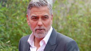 La mujer que perdió 15 mil dólares por un falso George Clooney realizado con IA