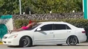 La reacción de una mujer que descubrió a su marido salir de un hotel con la amante (VIDEO)