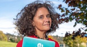 "Las nuevas tecnologías pueden servir para disminuir la soledad de los mayores "