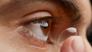 Lentes de contacto infrarrojo: La tecnología para ver en la oscuridad