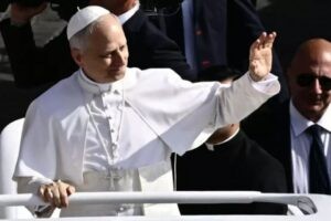 León XIV inicia su pontificado con una crítica a los excesos del capitalismo