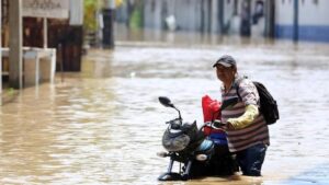 Lluvias en norte, sur, oriente y ladera de Cali: 'Hay gente sacando agua de sus casas'