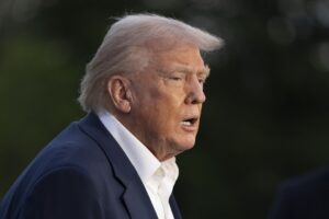Lo que dijo Trump sobre las críticas a su foto hecha por IA vestido de papa