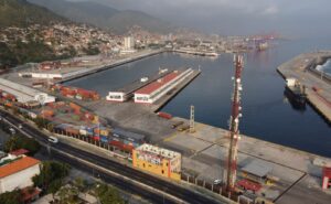Los comerciantes renombran el petróleo venezolano para China como brasileño