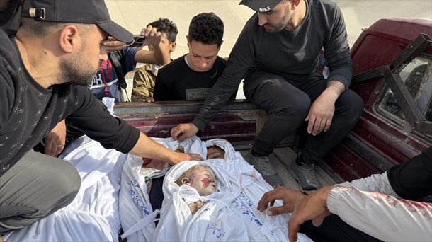 Los palestinos tratan de conmemorar la Nakba, mientras los ataques israelíes contra Gaza no cesan