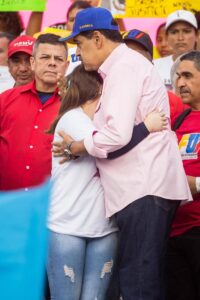 Madre de niña venezolana retenida en EE.UU. confía en gestión de Maduro para su devolución – Diario La Nación