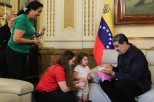 Maikelys Espinoza familiares Maduro