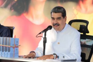 Maduro aseguró «estar listo» para ir a buscar a venezolanos deportados en El Salvador