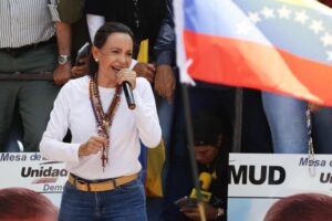 María Corina Machado respaldó a la hija del preso político Noel Álvarez