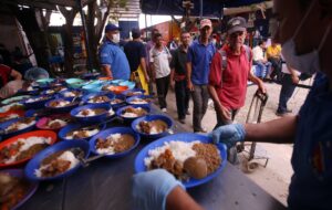 Más de 4.000 venezolanos al día cruzan la frontera para almorzar en Cúcuta