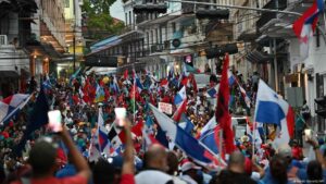Masiva protesta en Panamá contra detención de sindicalistas – DW – 24/05/2025