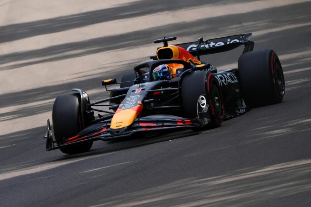 Max Verstappen gana en Imola por delante de los McLaren y Oscar Piastri sigue líder