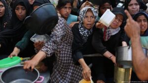 Miles acuden a nuevo centro de distribución de ayuda en Gaza – DW – 27/05/2025