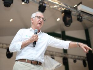 Ministro Jaramillo asegura que ajuste de la UPC en 2025 será técnico | Gobierno | Economía