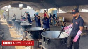 "Mírennos, vean nuestra desesperación": las cocinas comunitarias de Gaza al borde del colapso tras dos meses de bloqueo de Israel