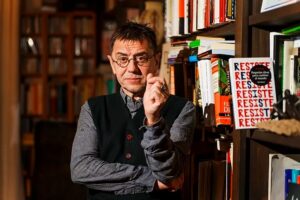 Monedero reaparece en Caracas para apoyar las elecciones «fake» de Maduro