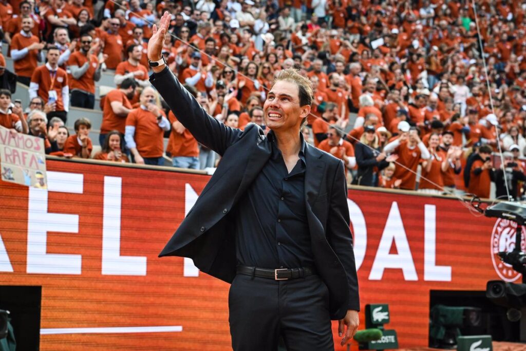 Nadal recibe un homenaje de leyenda en Roland Garros