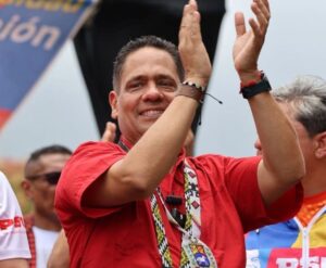 Neil Villamizar se atrevió a decir que «hubo gente que cruzó a votar» desde el Esequibo