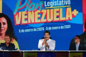 Nicolás Maduro acusó a Volker Türk de guardar «silencio cobarde» por niña «secuestrada» en EEUU