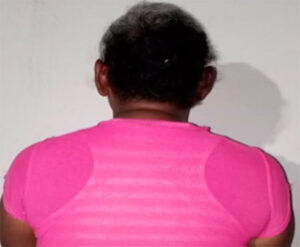 Obligaba a su hijo de 13 años a ejercer la venta ambulante