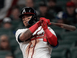 Orlando Arcia puesto en asignación por Atlanta