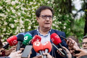Óscar López ve "muy grave" que se publiquen mensajes privados de Sánchez y pide investigar la filtración