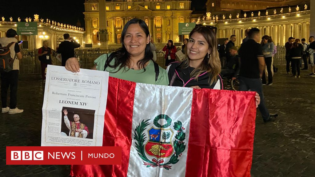 "Para nosotros es como ganar un Mundial": la efusiva reacción de los peruanos en el Vaticano tras el nombramiento de Robert Prevost
