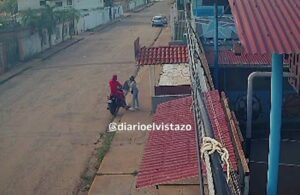 Pareja de motorizados hurtó un morral de la U.E Batalla de Niquitao
